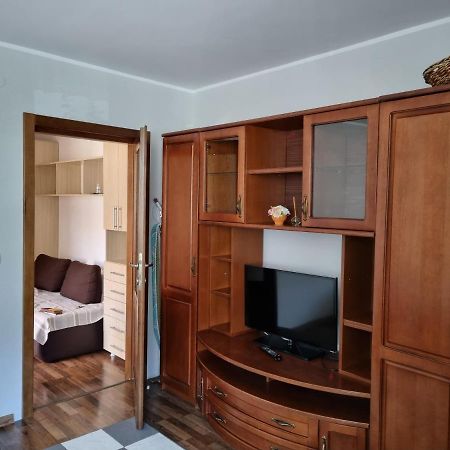 Yla Apartments Piatra Neamt Exterior photo